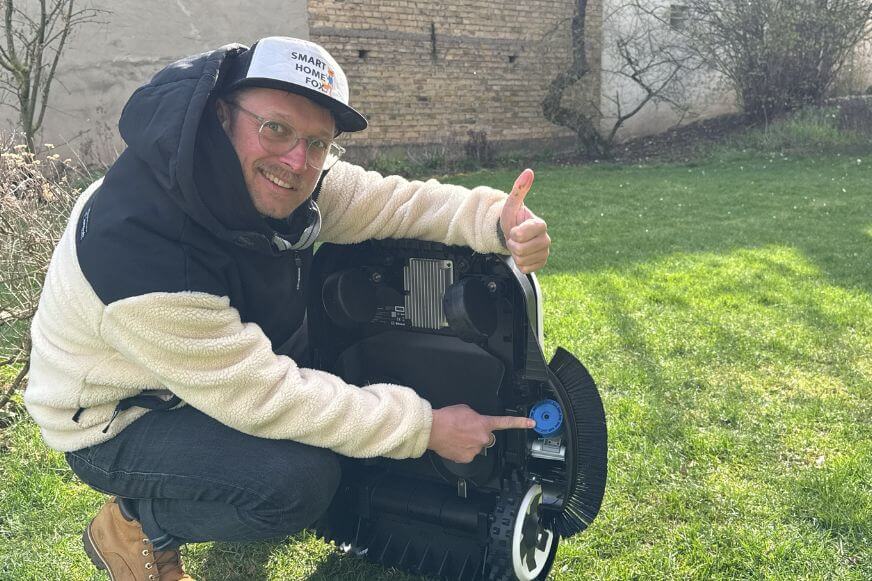 TruEdge Trimmer des ECOVACS GOAT A1600 LiDAR PRO wird aus der Nähe gezeigt.